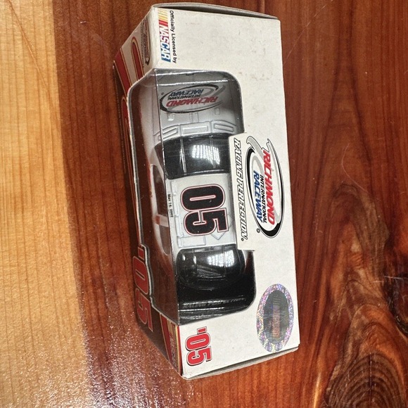 Richmond International‎ Raceway 05 Die cast Nascar 1:64 Team Caliber 2005 - Picture 5 of 7